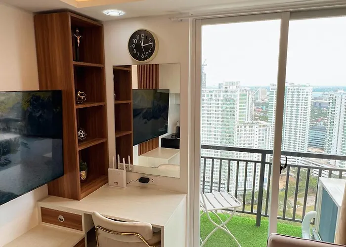 Near Ayala-charming With Balcony&great View Appartement